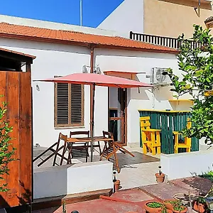 bb-il-cortile-del-sole.hotelsalgherosardinia.com/